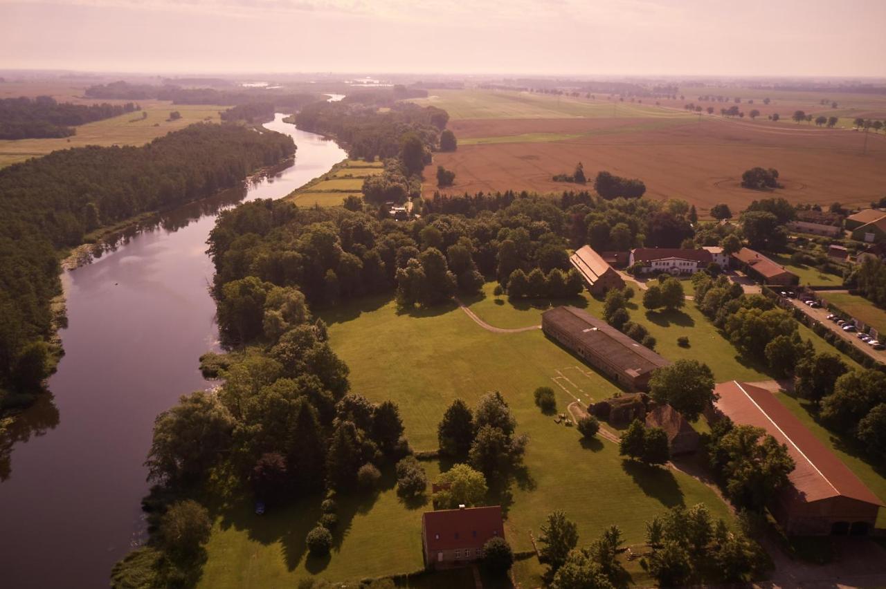 Relais & Chateaux Gutshaus Stolpe Hotel Stolpe an der Peene ภายนอก รูปภาพ